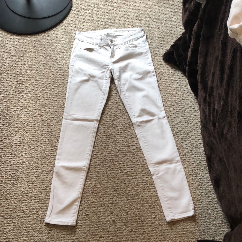 American Eagle White  Super Stretch Jeggings